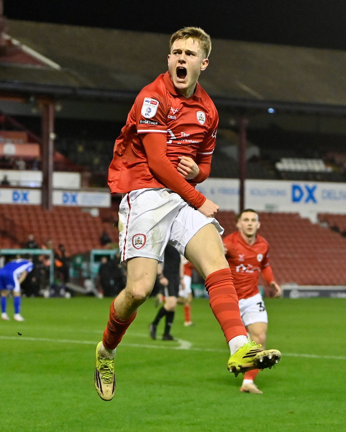 Charlie Lennon arrives on loan